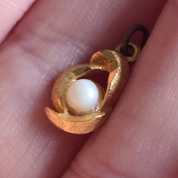 Vintage pendant charm gold tone white ball small dainty - Picture 2 of 6